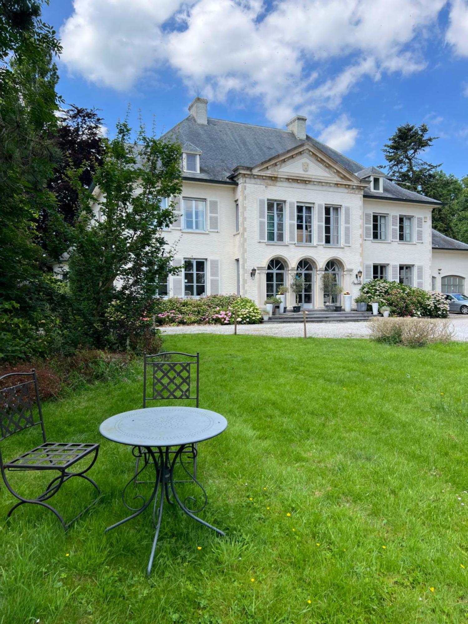 Hotel Fleur De Lys Zedelgem Exteriör bild
