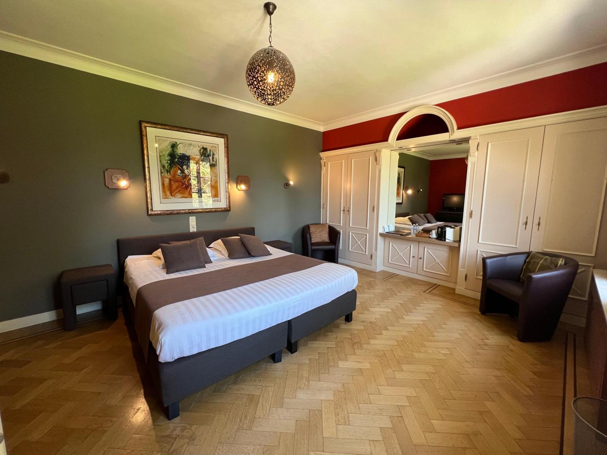 Hotel Fleur De Lys Zedelgem Exteriör bild