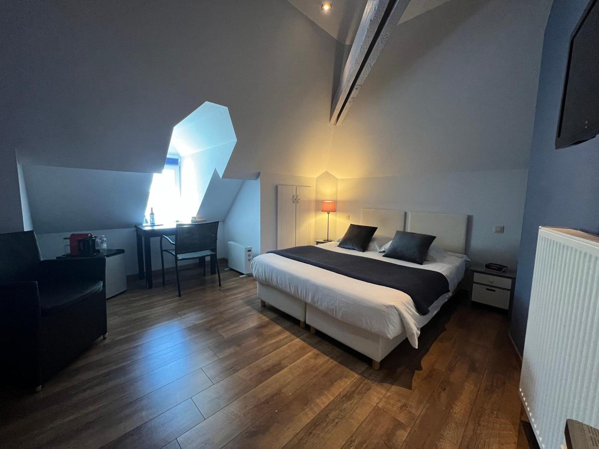 Hotel Fleur De Lys Zedelgem Exteriör bild
